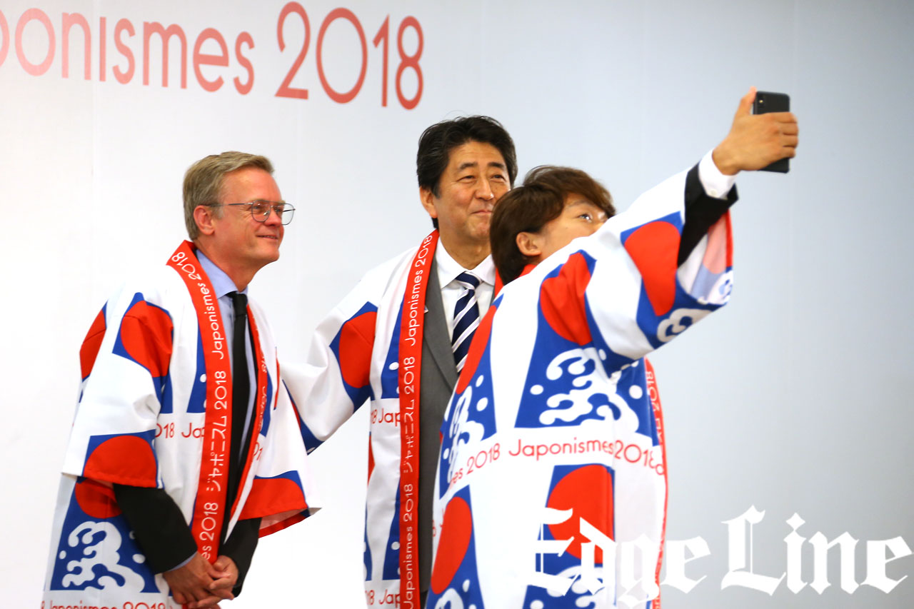 香取慎吾 フランス・パリで日本文化紹介の「ジャポニスム 2018：響きあう魂」広報大使に！安倍晋三首相からハッピを着せてもらうことも3