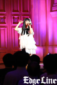 山崎エリイ2ndシングル「Starlight」フリーイベントで“バキュン！”ポーズも！「挑戦したことない世界観も歌っていきたい」と抱負も4