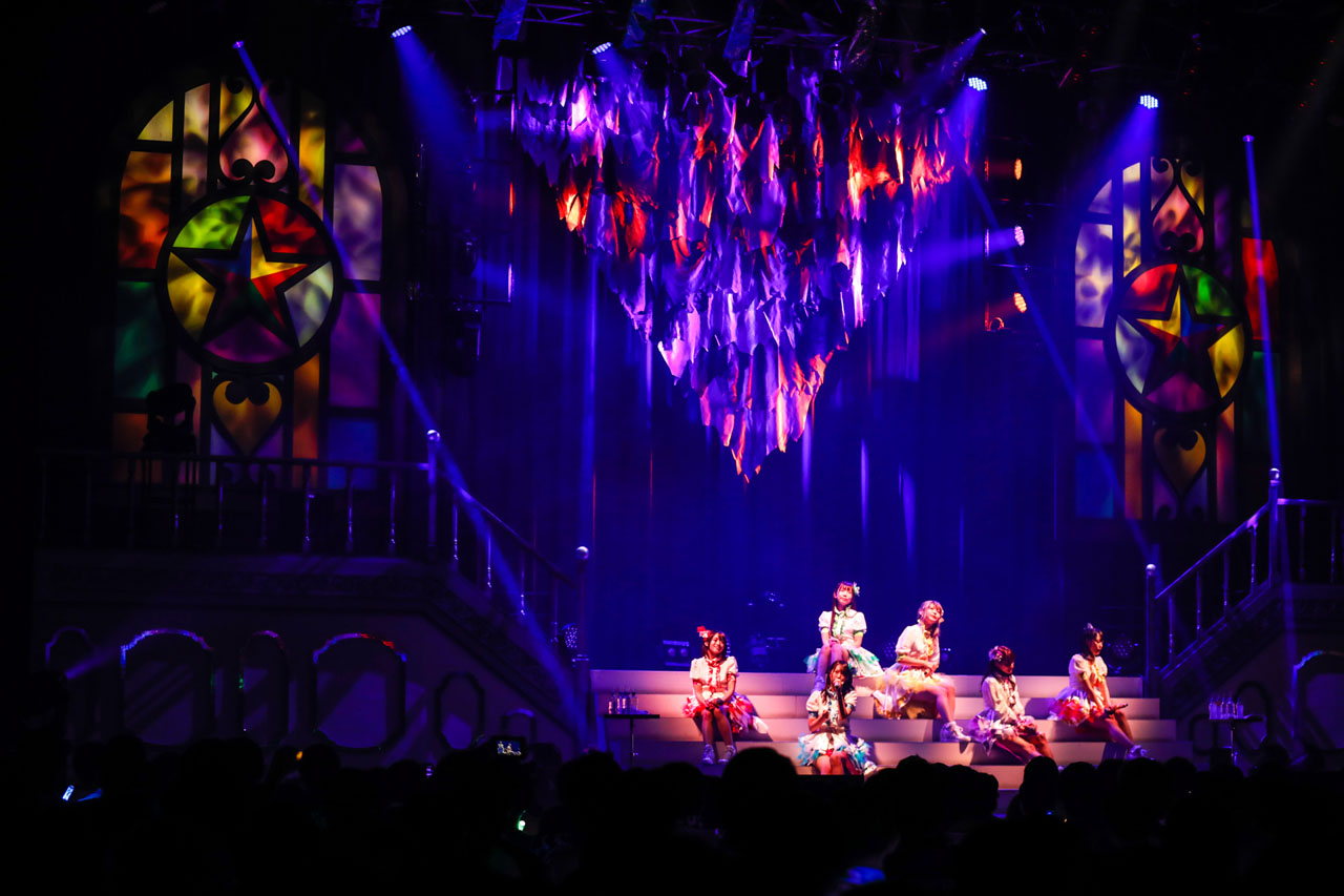 i☆Ris「6th Anniversary Live」は曲も芝居に組み込む演出で魅せる！フリーザっぽい声の“ネガティブオーラ”と対決でファン1人ゲット？11