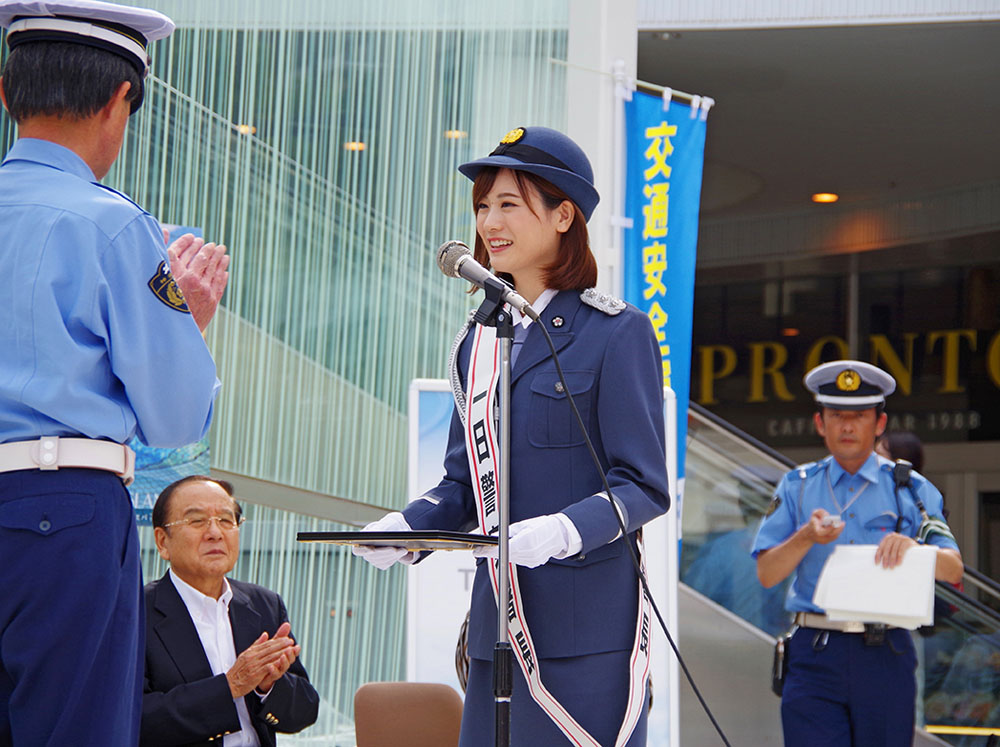 瀬戸麻沙美“青春ブタ野郎”シリーズ縁で藤沢警察署で初の一日署長！交通安全で気をつけていることとは1