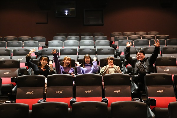 夏川椎菜、Lynnら5人が「劇場版 ハイスクール・フリート」4DX体験で「晴風」に乗っているようと大興奮！「謎の女の子っぽい匂い」がするシーンも！？2