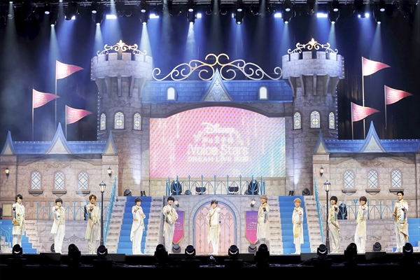 「Disney 声の王子様 Voice Stars Dream Live 2020」生配信でボイスキャスト陣が王子様ルックでトーク！ライブは初日本語版楽曲披露やド派手な映像演出で魅せる1