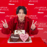 吉沢亮 28歳の誕生日迎え浜辺美波からチョコメッセージ付き巨大チョコレートケーキプレゼント！「人間としてちゃんと成長できるような1年に」