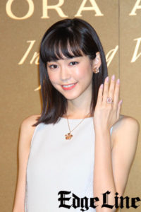 桐谷美玲 総額約1000万円コーデで登場！母の日へ「ちょっとした勇気のひとことで変わる」と呼びかけ3