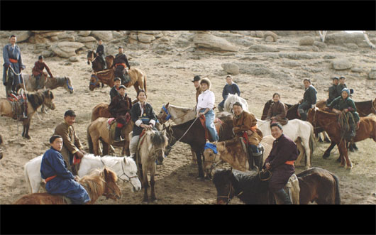 水曜日のカンパネラ、新曲「メロス」のMVは全編モンゴル国で撮影！100人のモンゴルの子供たちと100頭の馬が出演2