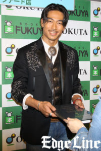 EXILE AKIRA活動10年のメモリアルブックは「過去と未来が交差」！SNSへ拡散されるのが心配なこととは？4