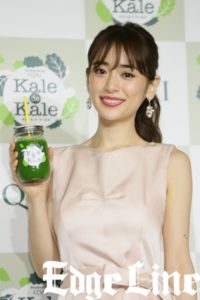 “エロふわ”泉里香、新”青汁”飲み干し思わず「もう一杯！」美ボディの秘訣は「クビレを鍛えること」6