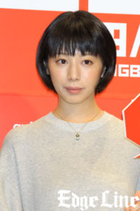 斉藤由貴＆夏帆「森家」としてau発表会初登場に緊張！自身のスマホの使い方とは？6