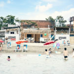 7月17日「海の日」から3日間、逗子海岸でBULK HOMMEの日焼け止め製品をサンプリング配布