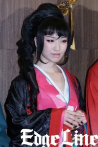 浅田舞、舞台初挑戦！セクシー衣装で殺陣披露し、主演の鈴木拡樹「回転ってこれか！って思った！」と唸る5