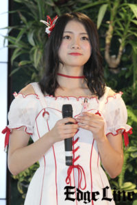 NGT48北原里英、荻野由佳ら、「私たちを一緒に連れてって」！旅先でフィギュアと一緒に写真を撮ると・・・9