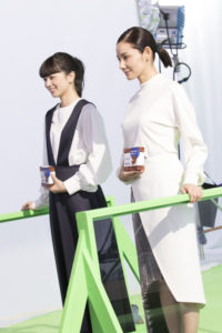 【新TVCM】吉田羊、小松菜奈が「乳酸菌ショコラ」新CMで6変化！「ちょこちょこ行きましょう。」篇7