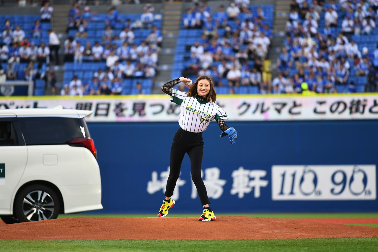片瀬那奈 ファン公言の横浜DeNAベイスターズの始球式に登板！「人生で1番緊張したかも」2