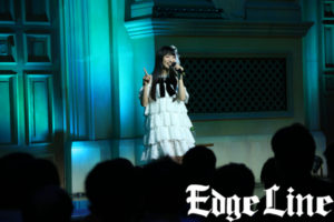 山崎エリイ2ndシングル「Starlight」フリーイベントで“バキュン！”ポーズも！「挑戦したことない世界観も歌っていきたい」と抱負も2