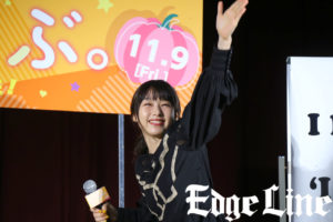 平野紫耀 学校にサプライズ登場で“初恋授業”し650人に投げキッス飛ばしまくり！「みなさんの青春の1ページに残れば」5