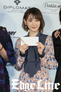 生駒里奈、万年筆で今年1年を”動”と書く！「はじめてなのにこんなにも気持があふれ奥深いんだな」8