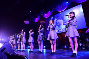 「第8回AKB48紅白対抗歌合戦」は聴かせる楽曲演出に！指原莉乃の声にHKT48メンバー駆け寄ってきて涙の歌唱のエモーショナルな一幕も【ライブレポート】5