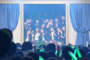 AKB48小嶋真子2000人前に卒業発表で「泣いちゃいそうだ～」！チームK単独コンはセクシーな幕開けやさまざまな“K”披露7