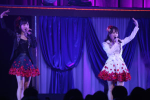 AKB48チーム8夜公演 長久玲奈アコギ伴奏で「あなたがいてくれたから」歌唱に涙するメンバー続出！ドラドラ鈴木拓来場で感想も1