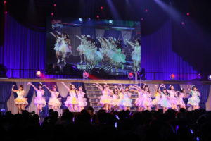 AKB48チーム8夜公演 長久玲奈アコギ伴奏で「あなたがいてくれたから」歌唱に涙するメンバー続出！ドラドラ鈴木拓来場で感想も8