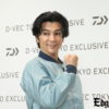 武田真治、ジャケパン姿でMC巻き込み筋肉体操!? 顔に水噴射で「まさかと思ったが、マイクよこせと言われ、あれっ？って思った」