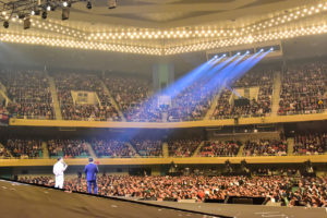 オードリーANN in 日本武道館に1万2000人の観客が沸いた！春日俊彰×松本明子の公開キスや若林正恭が梅沢富美男を再びケツバットも15