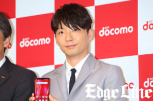 星野源 新田真剣佑の問いかけでキャッシュレス生活突入を告白！最新機種そっちのけで画面から目を背け「危ない！危ない！」11