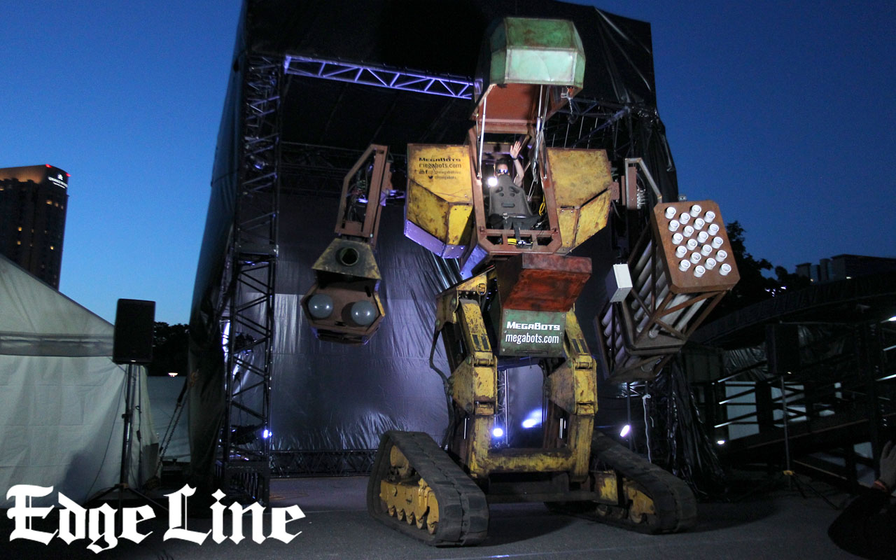 お台場に人が乗り、操縦できる全長約4.5m、重量6トンの巨大ロボット出現！18日、19日に抽選で各日40名が試乗可能