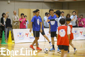 吉田麻也選手＆武藤嘉紀選手＆森重真人選手 小学生の鋭い質問にタジタジ！「目立つプライベートがない」と苦笑いも6