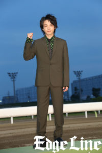 中村倫也「波乱というかドラマ性がほしくて！」大井競馬場でトークショーで賀来賢人、大谷亮平とのCM裏話も語る2