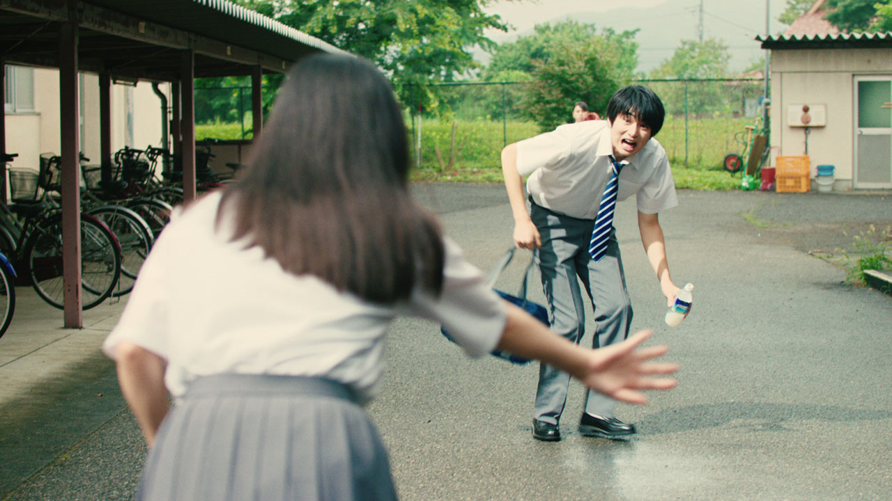 池田朱那、制服姿でキャッチボールの腕前を披露！「八月のシンデレラナイン」全力少女シリーズ第4話