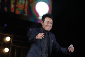 岡村隆史 サックス猛練習でスカパラと生演奏や「めくれたオレンジ」をきっちり歌唱！歌謡祭2019ラストは全員で「TRY ME」1