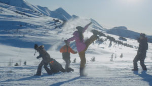 岡田健史＆浜辺美波「JR SKISKI キャンペーン」起用でスキーウェアで登場！雪合戦のガチ具合エピソードに「手袋を外してと言われた」と苦笑い18