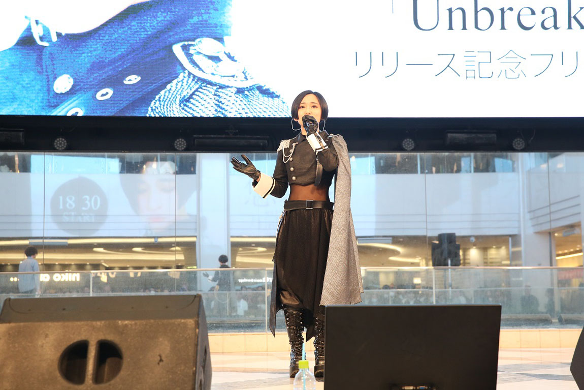 悠木碧 最新シングル「Unbreakable」リリースイベントに1000人超のファン集まるなか開催！ハードでロックな歌唱で魅了1