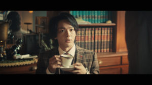 中村倫也 気分屋の探偵役で優雅なティーカップさばき！「良い意味でバカバカしくて楽しかった」シーンとは？17