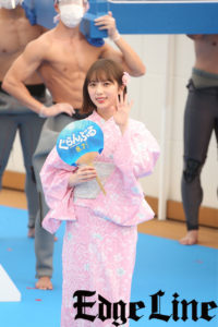 与田祐希ピンク色の浴衣姿でサーフィン場に登場！竜星涼と浴衣かぶりに安心やジェスチャーされ「そこ切り取ったんですか（苦笑）！？」16