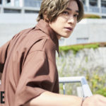 千賀健永「VOCE」10月号でキスマイ連載コーナーにソロ登場！即興で油絵を披露する場面も