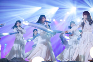 日向坂46配信ライブ全21曲で“おひさま”魅了！“偽日向坂46”との対決や10回にも及ぶ衣装替えにアクロバットなど盛りだくさん【ライブレポ】18