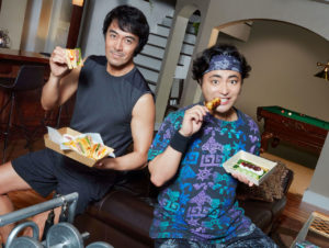 阿部寛×山田孝之「Uber Eats」CMでついに初共演！コミカルなアドリブしかけあいでお互いの演技を引き出し合う4