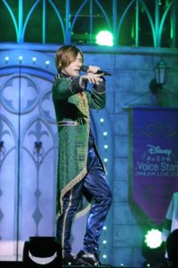 「Disney 声の王子様 Voice Stars Dream Live 2020」生配信でボイスキャスト陣が王子様ルックでトーク！ライブは初日本語版楽曲披露やド派手な映像演出で魅せる10
