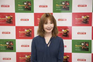 YOU“大人チャーミング”になるには「おばさんは、集まらない方がいい」と持論！「ラミー」「バッカス」12年ぶりCMに登場で人生相談に乗ることも14