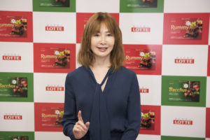 YOU“大人チャーミング”になるには「おばさんは、集まらない方がいい」と持論！「ラミー」「バッカス」12年ぶりCMに登場で人生相談に乗ることも28