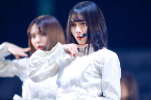 欅坂46ラストライブ開催で上村莉菜がワイヤー演出や小林由依に渡邉理佐が寄り添い光の方へ！DAY2ラストは櫻坂46白基調衣装で新曲初披露【DAY1＆DAY2レポ】23