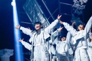 櫻坂46デビューカウントダウンライブ開催でサプライズで「櫻坂の詩」など8曲披露！「Nobody's fault」ではスカートを使ったダイナミックなパフォーマンスも7