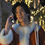 岩田剛典クリスマス・イブにサンタ姿で「どうして俺はこの歳でこんな格好をしてるんだ？」な映像公開！撮影地裏話なども公開