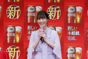 百田夏菜子＆玉井詩織＆高城れにドレス姿で「本麒麟」飲んで幸せそうな笑み！注ぎ方レクチャーされ「ご褒美に最適」28