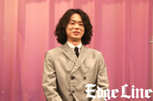 菅田将暉 山田洋次監督組で感じた役者として無上の喜びや切々とメッセージを伝え続ける姿も！映画「キネマの神様」完成報告会見で永野芽郁の腕握って手振りなど温か光景も3