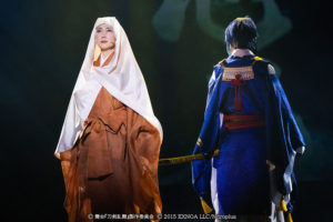 舞台『刀剣乱舞』无伝 夕紅の士 -大坂夏の陣-の陣開幕で8振りのキャストがメッセージ！三日月宗近役・鈴木拡樹「みなさまお待たせ致しました、『刀剣乱舞。はじめよう』」2