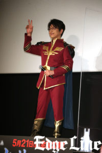 ミッチー・及川光博 大好きな「機動戦士ガンダム 逆襲のシャア」シャア衣装で登場でノリノリ！心残りも明かす4