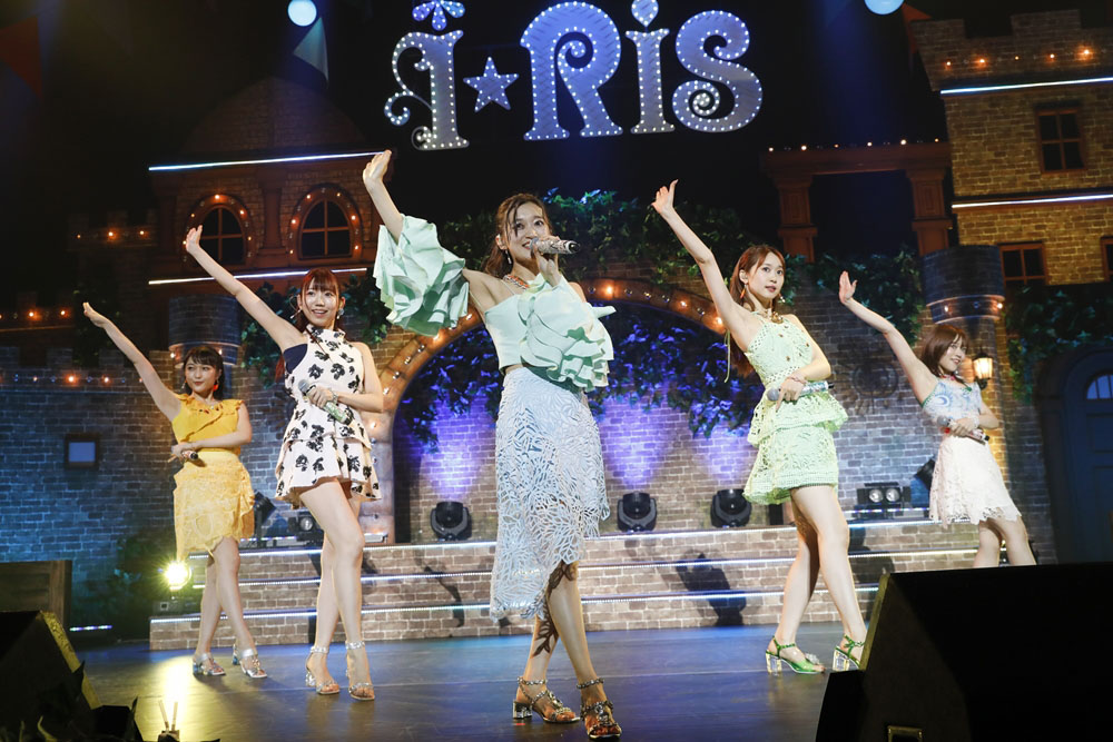 i☆Ris新衣装披露はイメージカラー以外ベースで1人1人がポイント披露！全国ツアー中野サンプラザ公演で新曲「Summer Dude」披露など随所にこだわり1